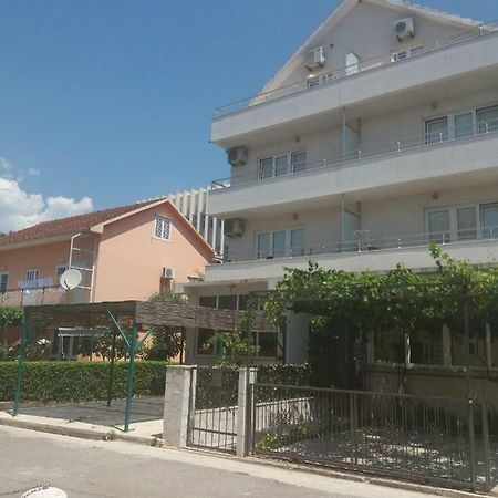 Mona&Mike Apartments 蒂瓦特 外观 照片